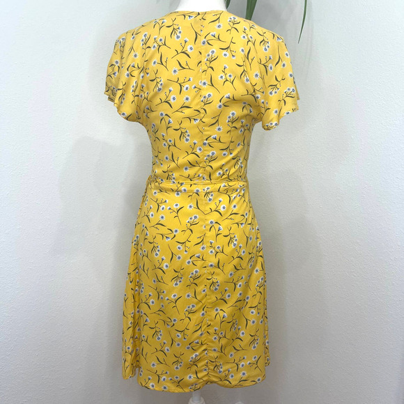 DIVIDED by H&M Yellow floral wrap dress - Picture 2 of 9